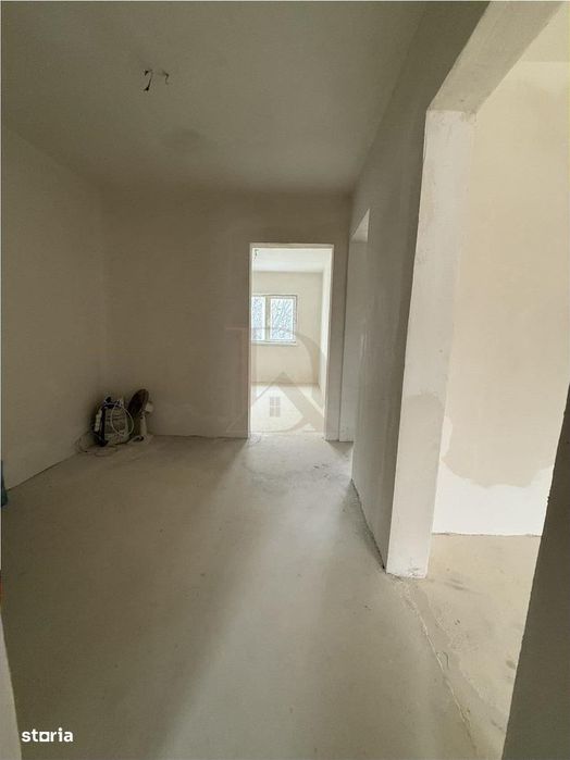 Centru  V Alecsandri (UMF)   3 camere 2 bai  bloc 1982