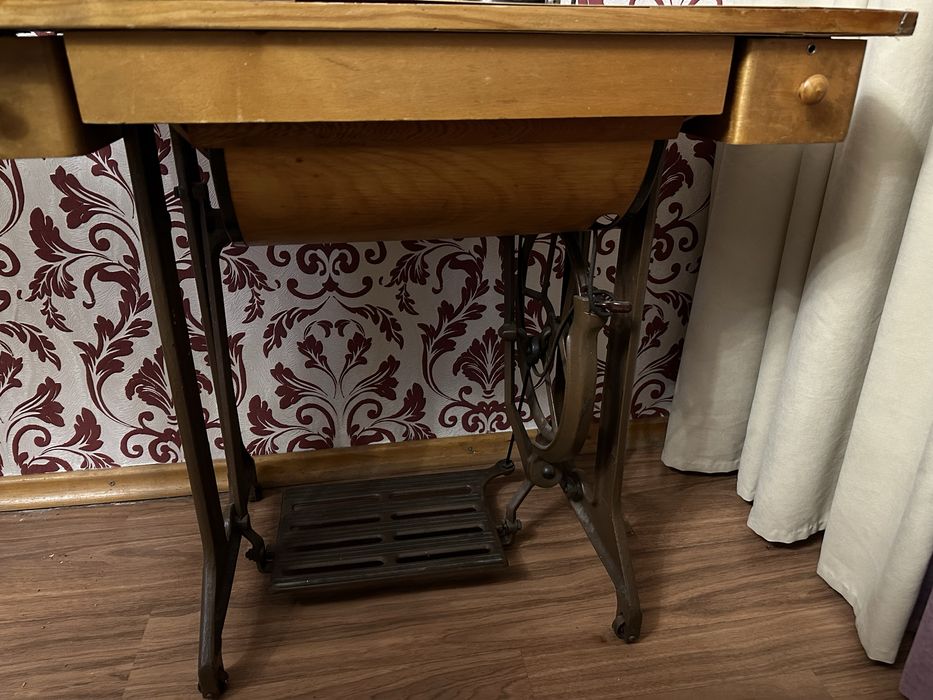 Швейная машинка Zinger