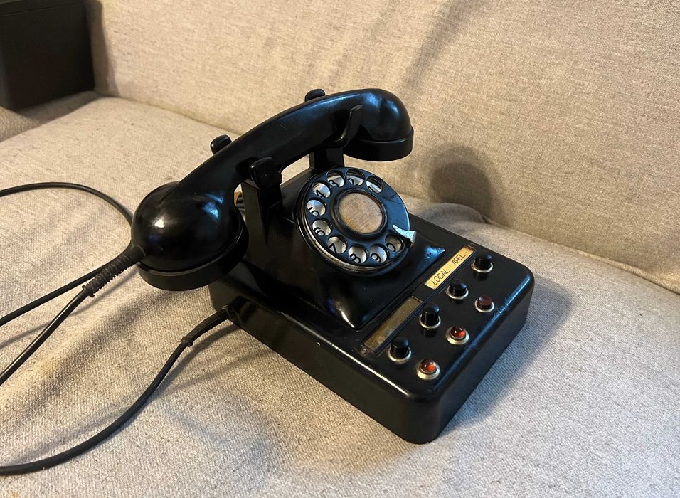 Telefon vechi cu disc si centrala UTM RS71468 fabricat in 1977