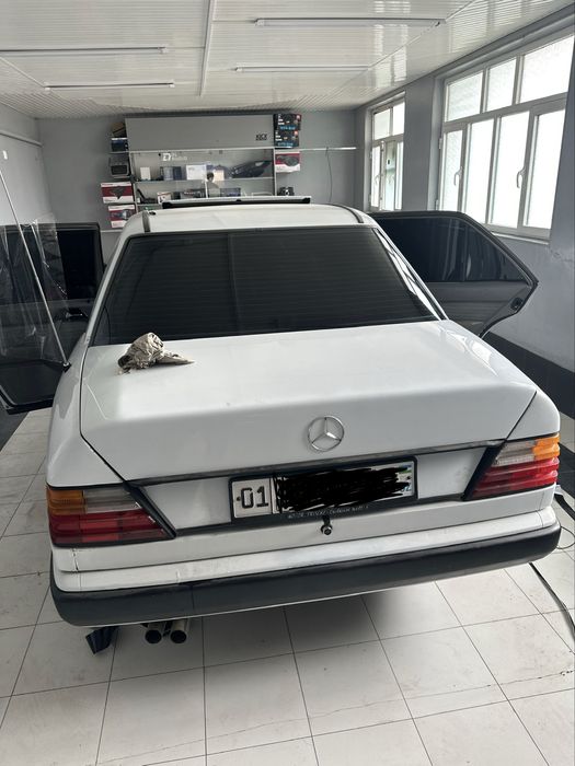 Mercedes benz w124