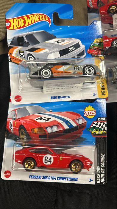 Hot wheels Ferrari f40/Audi90 /ferrari 365/BMW 202 жълти 2 бр и синьо1