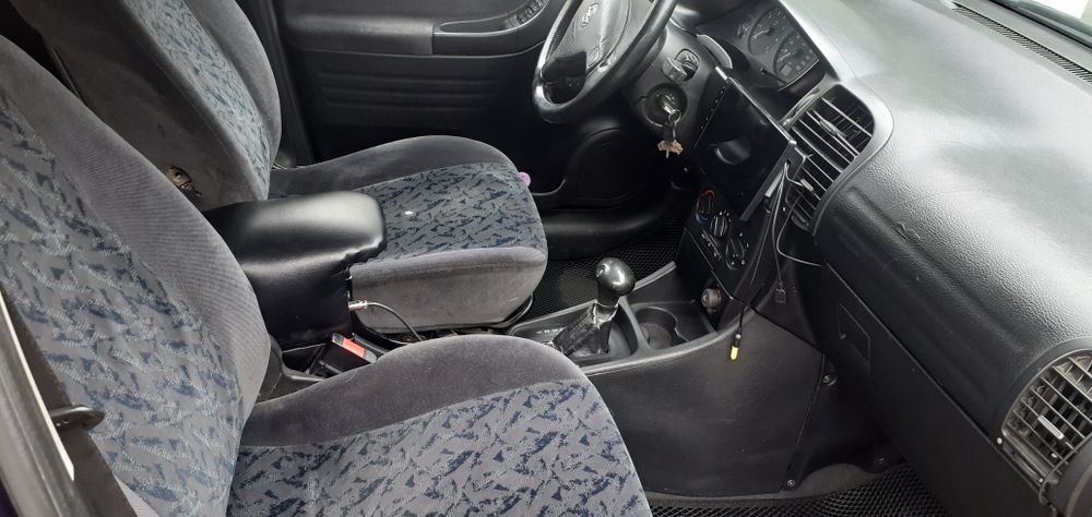 Продам Опель Зафира 1.8 2000