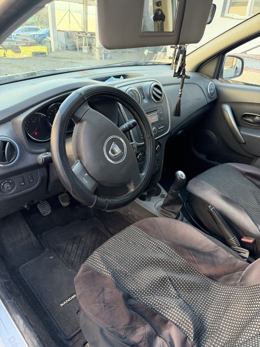 Vand Dacia Sandero 2013 toate actele la zii