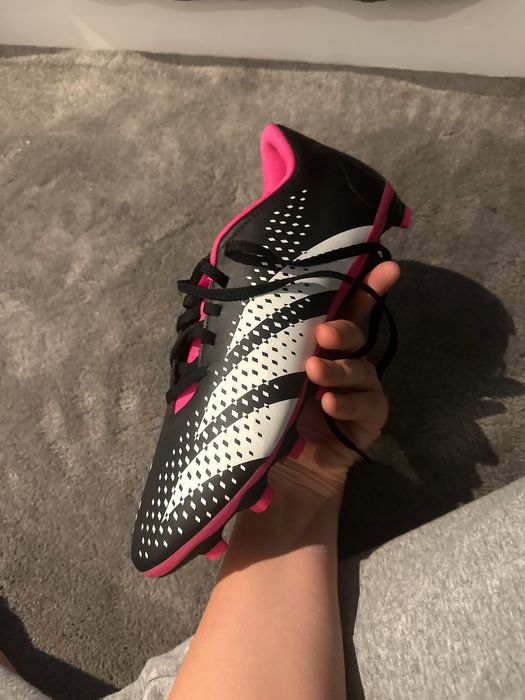 Ghete de fotbal adidas predator noi
