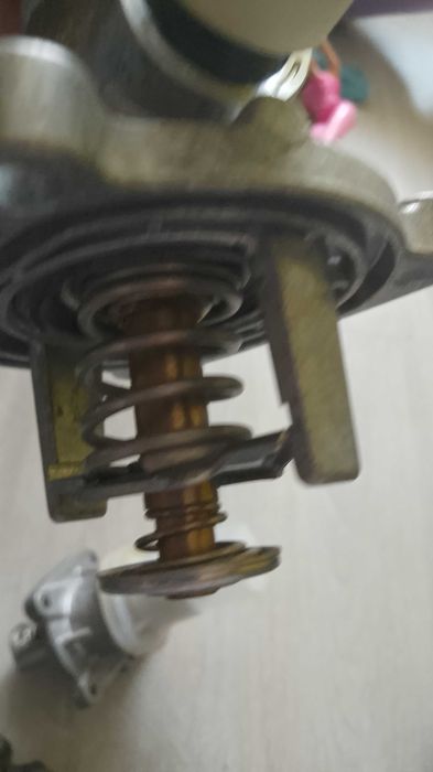 Vând termostat opel original gm