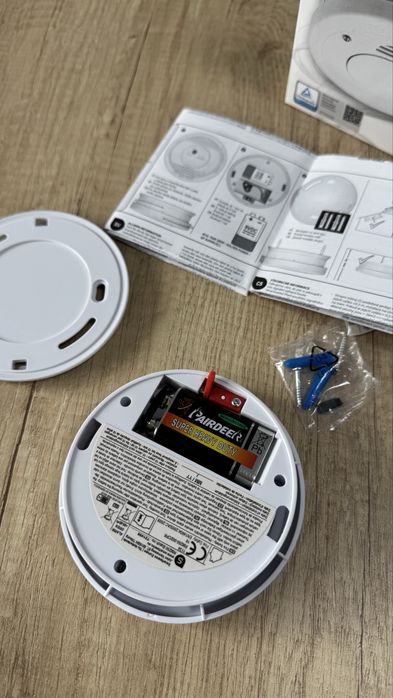 Detectoare de fum noi sigilate