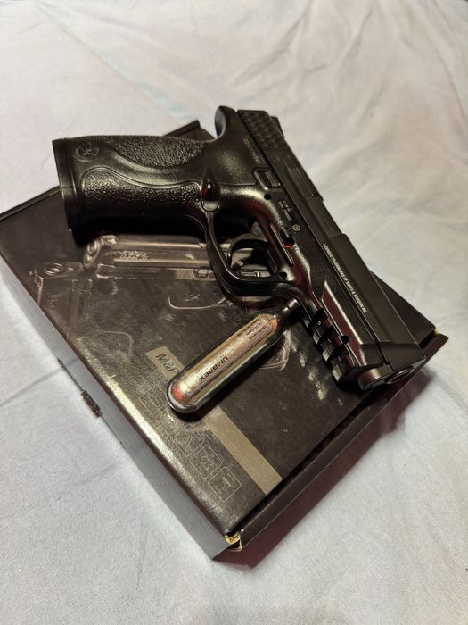 vand pistol airsoft  co2 m&p 40 2J