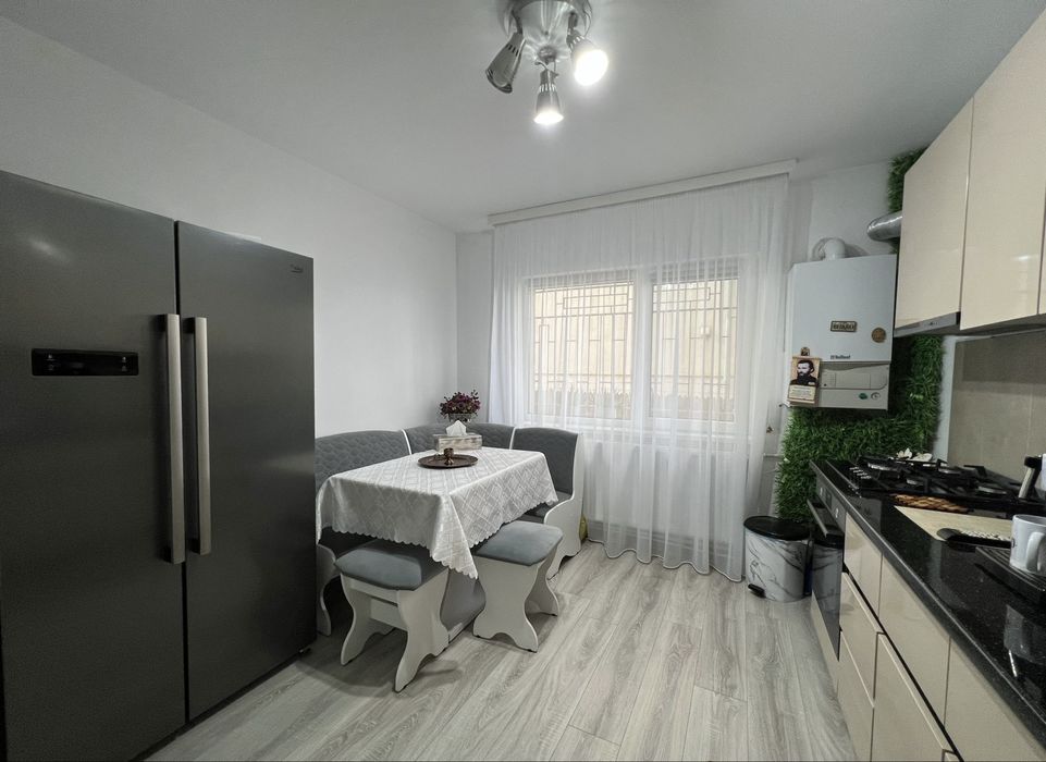 Apartament 2 camere decomandate, 2 băi, pozitie excelentă