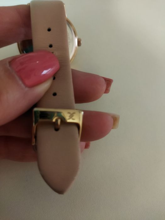 Дамски часовник.Дамски часовник.