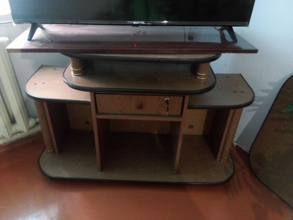 Тумба под телевизор