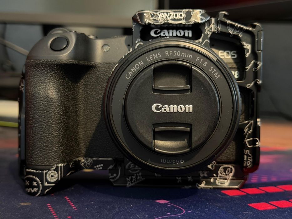 Продаю клетку для canon r8