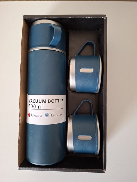 Термос 0,5л с тремя кружками