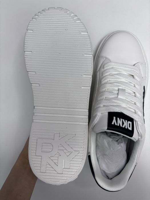 DKNY sneakers 38