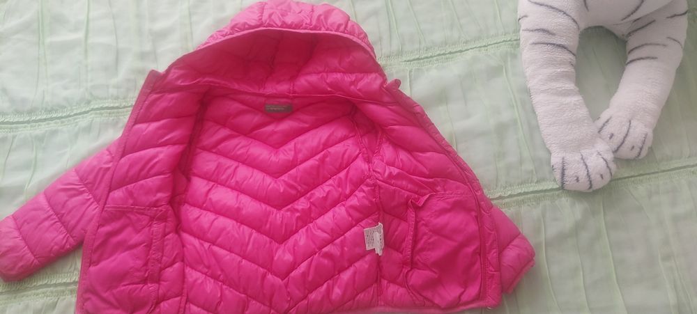 Розово яке Бенетон подходящо за момиче