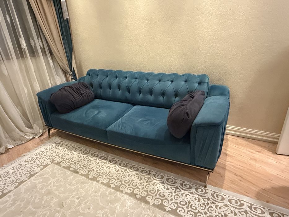 Диван и тумба под телевизор