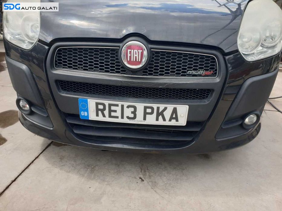Bara Spoiler Fata Completa cu Grila Emblema si Proiectoare Fiat Doblo 2 2009 - 2015 Culoare Negru [Q4783]