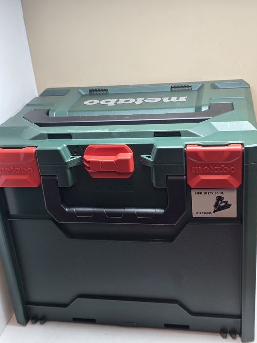 Акумулаторен такер за пирони от 50 до 90мм  Metabo 18V NFR 18 LTX 90