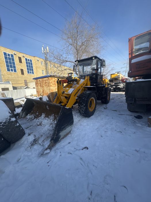 Услуга погрузчика 3 тонн