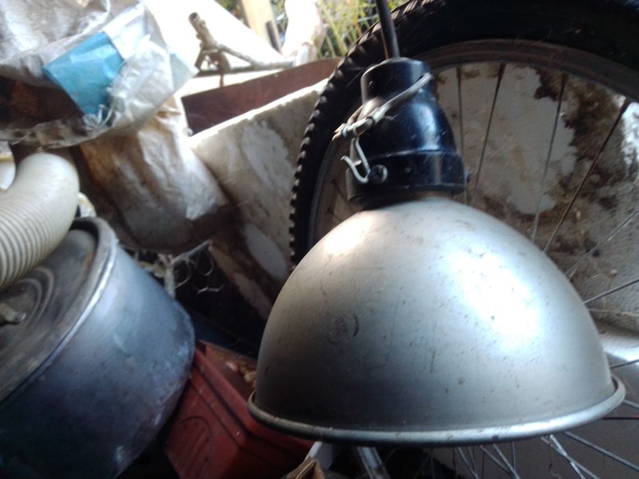 Лампа панталон войнишки Дзамба куфър тиган лопата кирка чук калъф кож