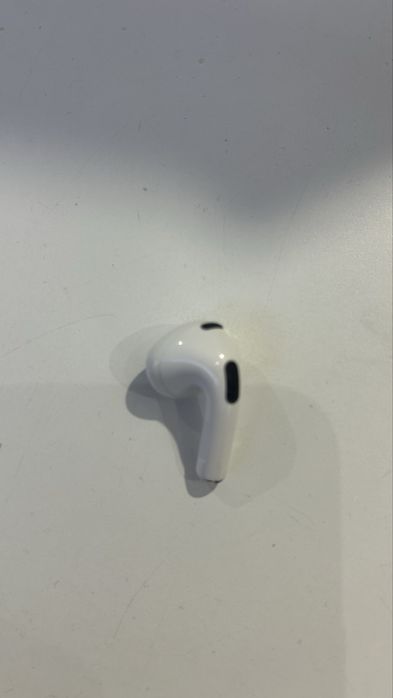 Продам air pods левая сторона