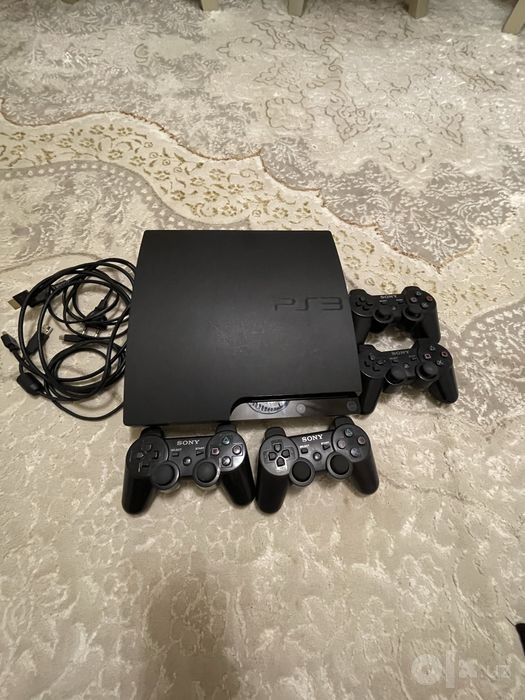 Playstation 3 sotiladi 4 ta joystick bor
