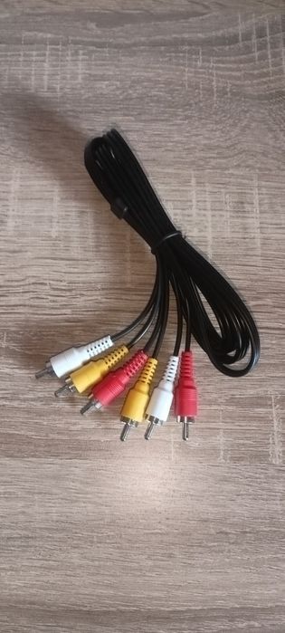 Кабели в комплект