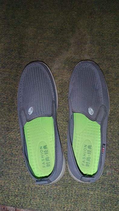 Sotiladi! Erkaklar krossovkasi/mokasin, holati yangi