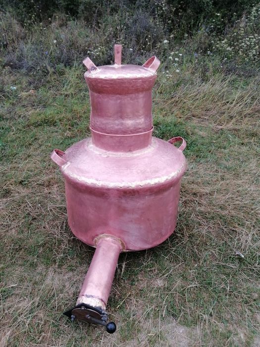 Vând cazan de țuică de 150 L cu toată instalația de pe stoc avem și al