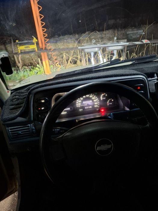 Nexia 1 supper kanditsioner yili 2003 suyagi butun benzin mator karopk