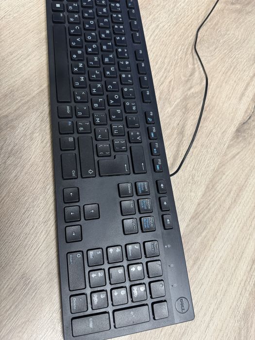 Настолен Компютър с Монитор Dell Vostro  3710 с лицензиран доживотен windows 11