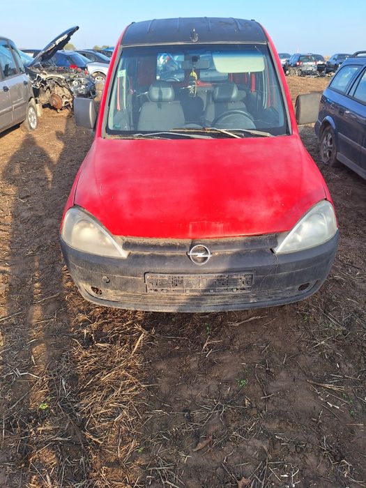 Dezmembrez opel combo