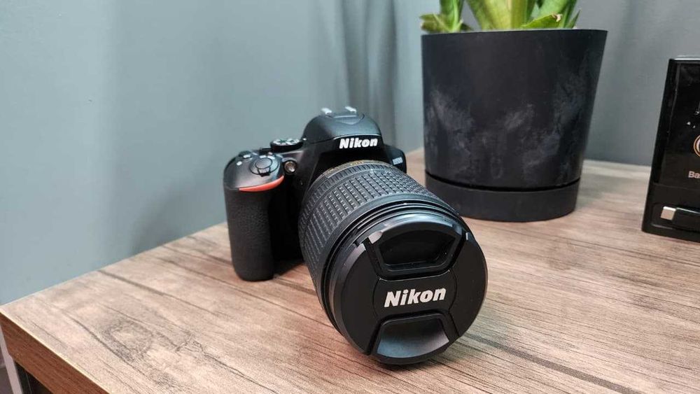 Продам Nikon D3500 в отличном состоянии.