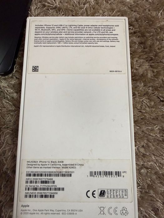 Iphone 12,с памет 64 GB