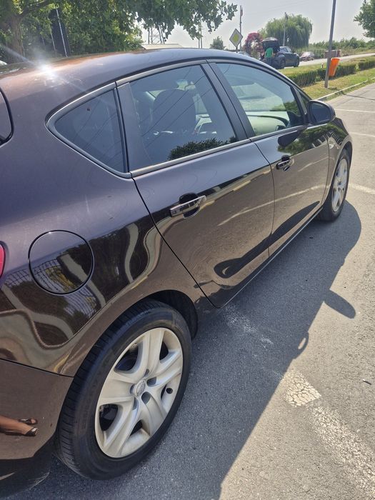 OPEL Astra 2011 — imagine 4