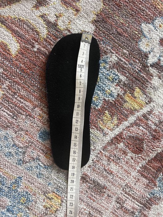 Продам школьные туфли