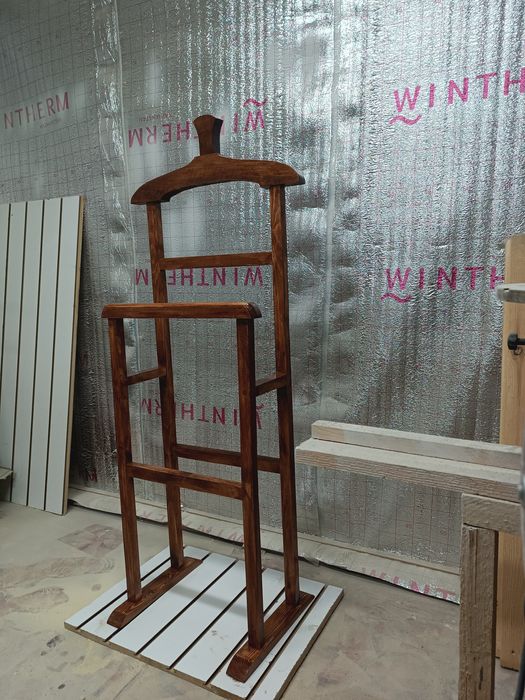 Напольная вешалка, немой слуга