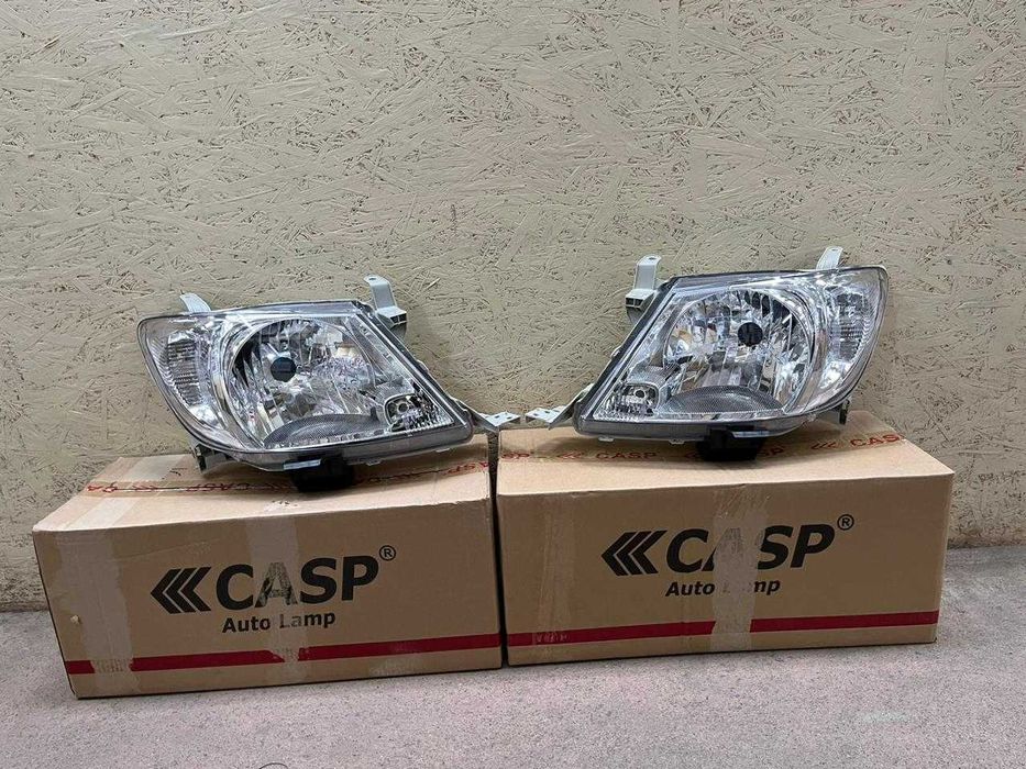 Фара Тойота Хайлюкс 2008- / Toyota Hilux 2011