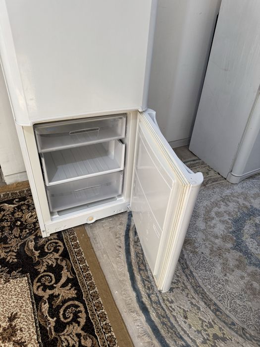 Holadilnik indesit 1.600
