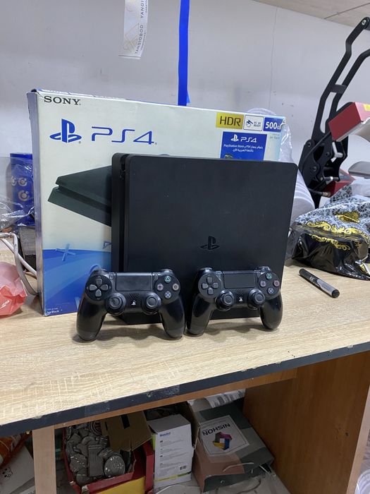 Playstation 4 slim
