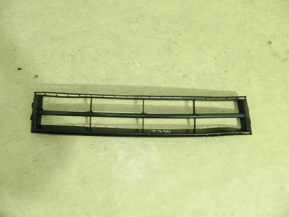 Grila intre proiectoare Skoda Fabia, 2000, 2001, 2002, 2003, 2004, 6Y0853677A