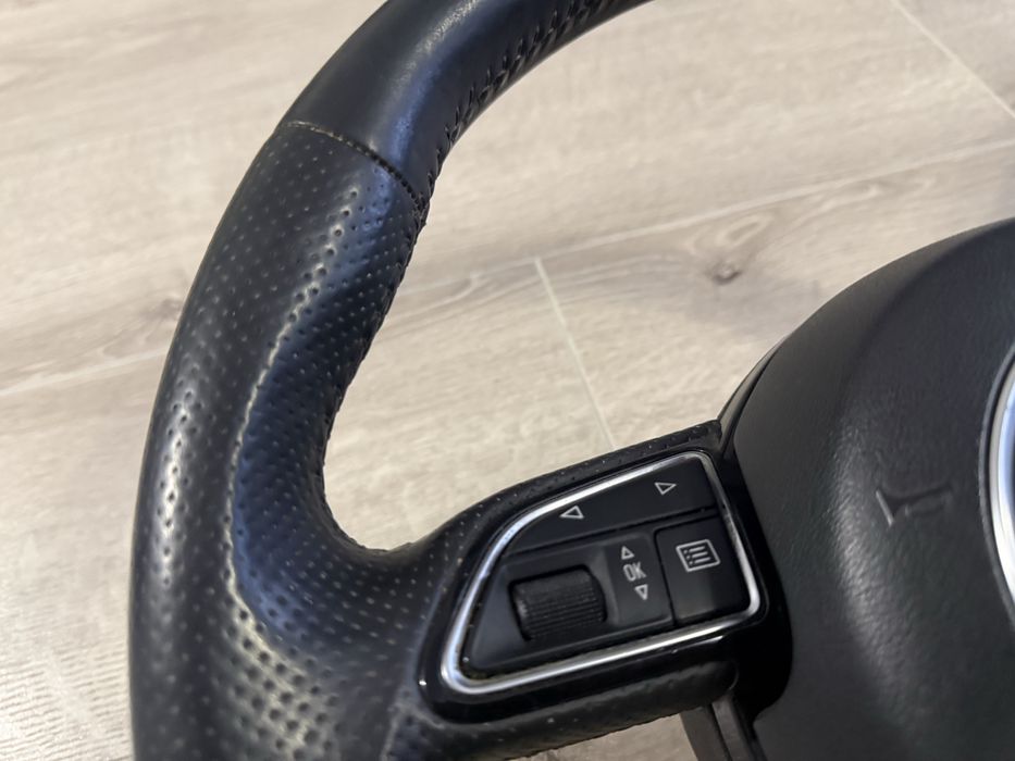 Волан с еърбег Audi A3 / A4 / A5 / A6 / A7 / Q3 / Q5 / Q7 S-line Ауди А4 А5 А6 А7 с пера и без пера