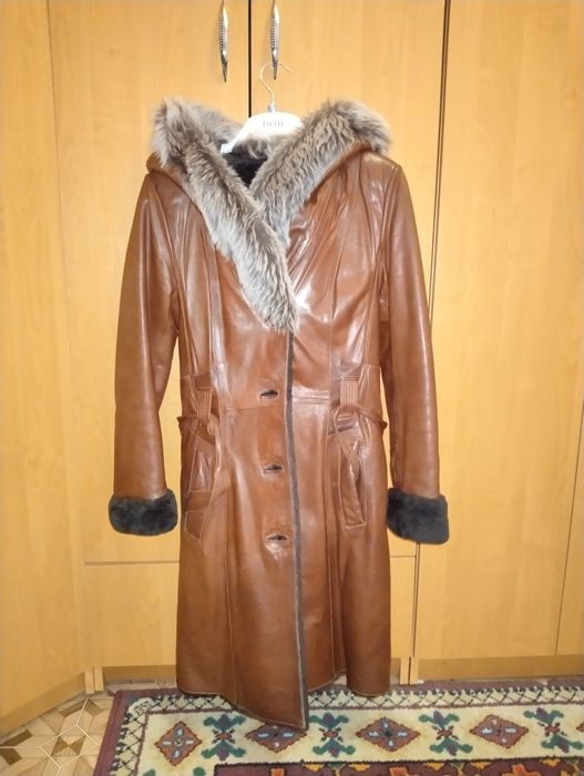 Продам верхнюю одежду