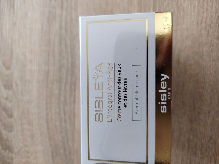 Crema pentru ochi de la Sisleya