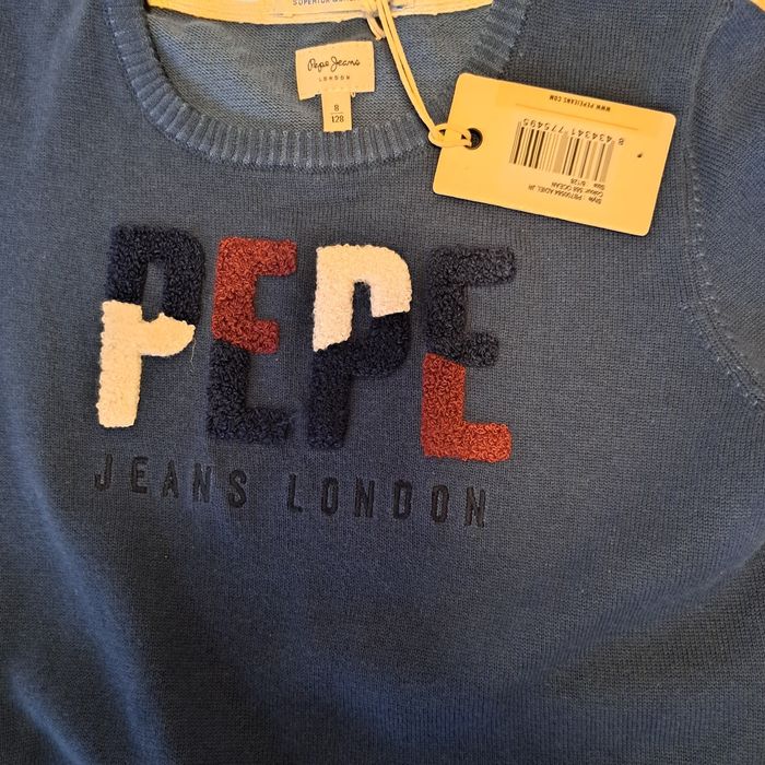 Pepe Jeans London детски пуловер с етикет