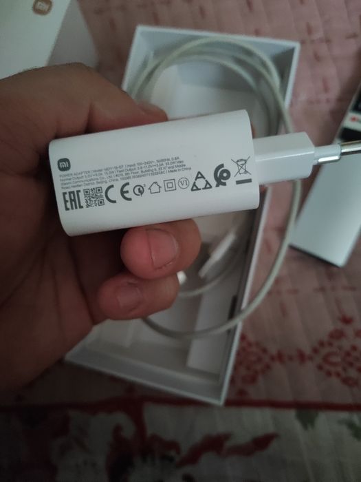 Продаю оригинальное зарядное устройство.