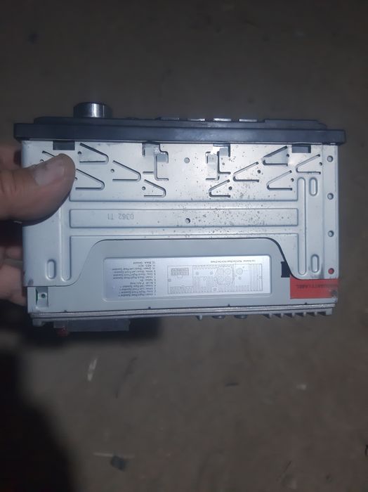 Автомагнитола бу сотилади