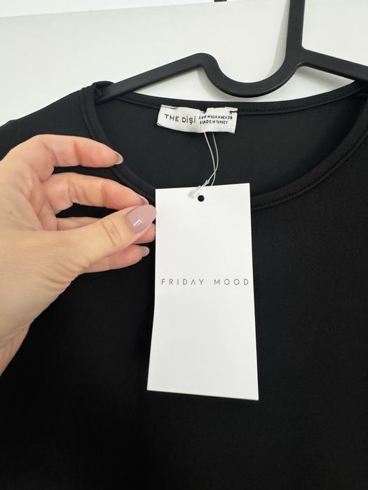 Черна дълга еластична рокля