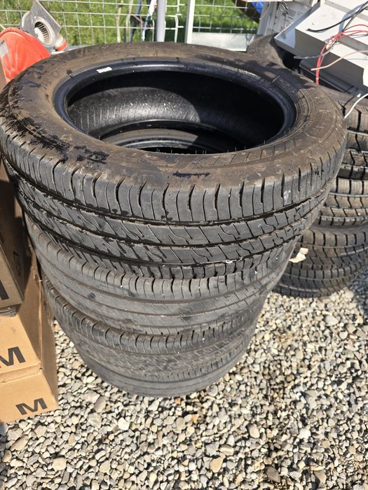 Anvelope vara 215/60/17 C