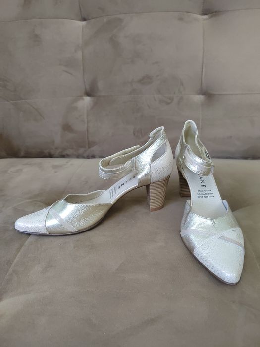 Продам новую обувь. Размеры 36, 37.  Франция, Италия.