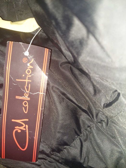 Vestă grosuță negru cu galben noua cu etichetă cu puf